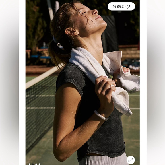 Free People Ribbed Baby Tee Washed Black size Medium - Picture 2 of 8